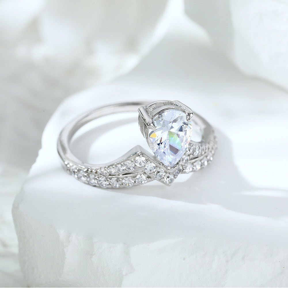 Damen eleganter Verlobungsring mit funkelndem Zirkonia Shop Nory