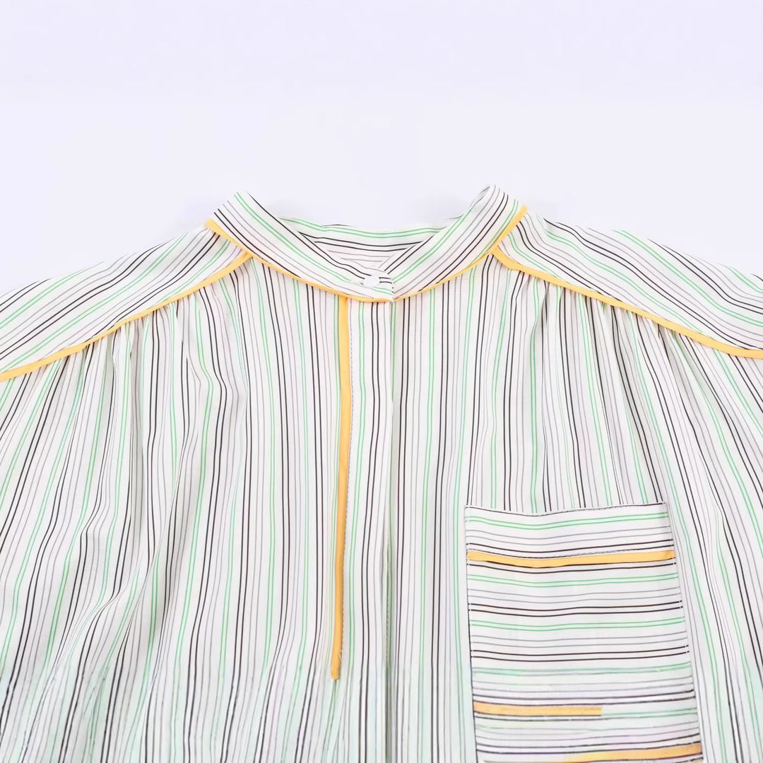 Damen Oversize-Bluse im Cropped-Schnitt mit Stehkragen, feinem Streifenmuster und Kontrastpaspel Shop Nory