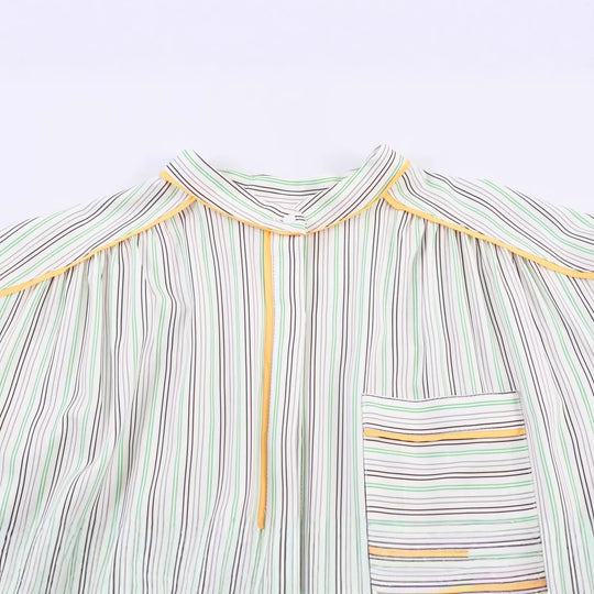 Damen Oversize-Bluse im Cropped-Schnitt mit Stehkragen, feinem Streifenmuster und Kontrastpaspel Shop Nory