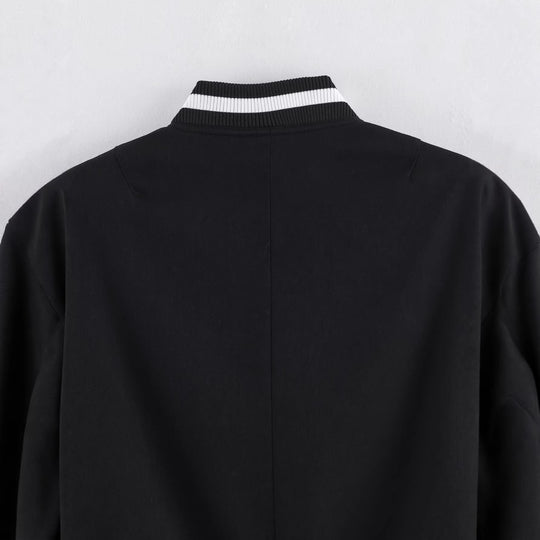 Damen Varsity‑Bomberjacke im Cropped‑Boxy‑Schnitt mit gestreiften Rippbündchen Shop Nory