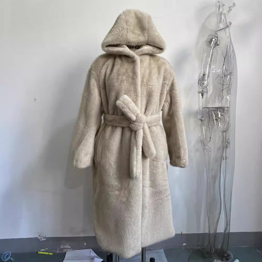 Damen Langer Teddy-Kunstfellmantel mit Bindegürtel und Oversize-Silhouette Shop Nory