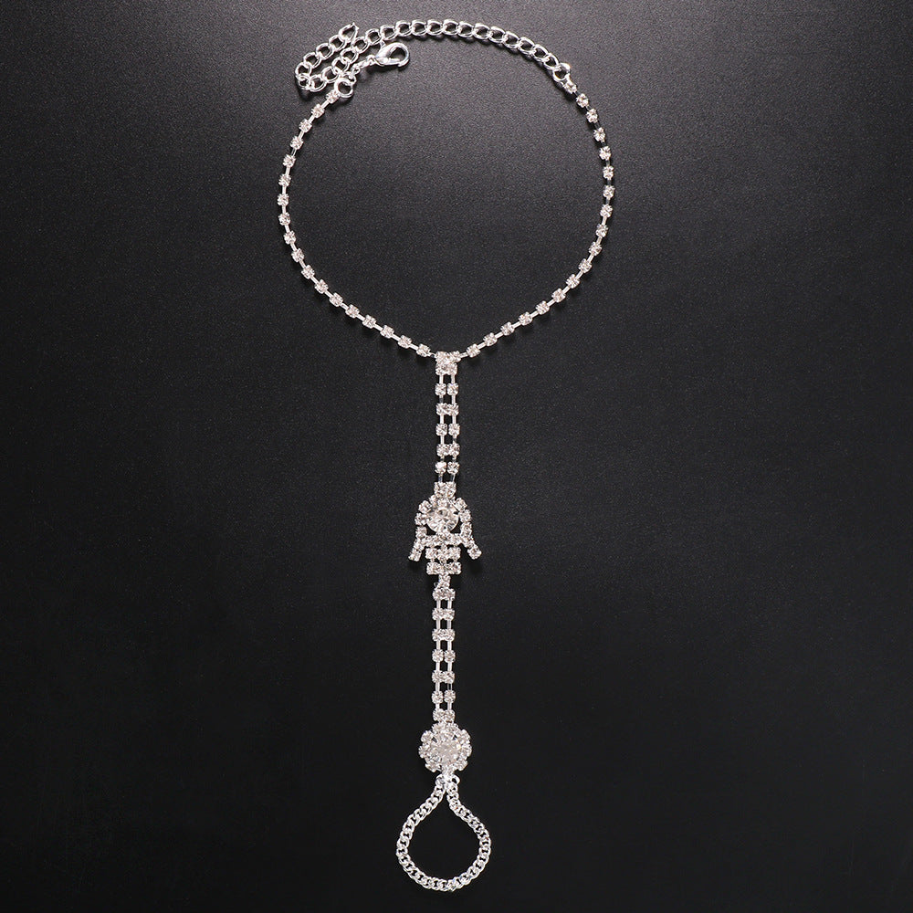 Elegantes Kristall Handkettchen mit Y-Förmiger Ringverbindung und Verstellbarer Kettenlänge