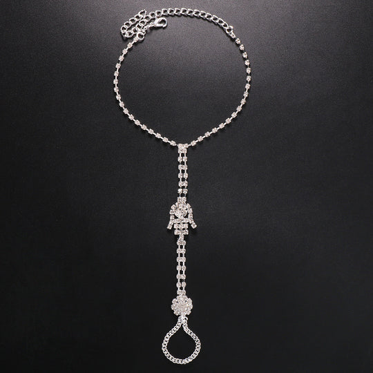 Elegantes Kristall Handkettchen mit Y-Förmiger Ringverbindung und Verstellbarer Kettenlänge