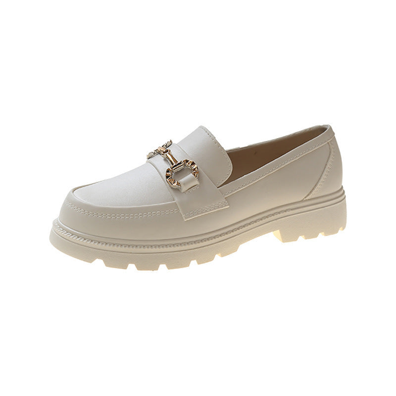 Damen Modische Chunky-Loafer mit profilierter Gummisohle, Kunstleder und dekorativer Metal-Applikation Shop Nory