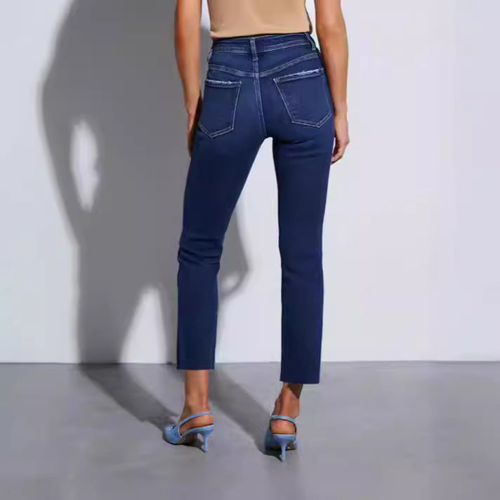Damen zeitlose Jeans im modernen Schnitt mit cropped Bein