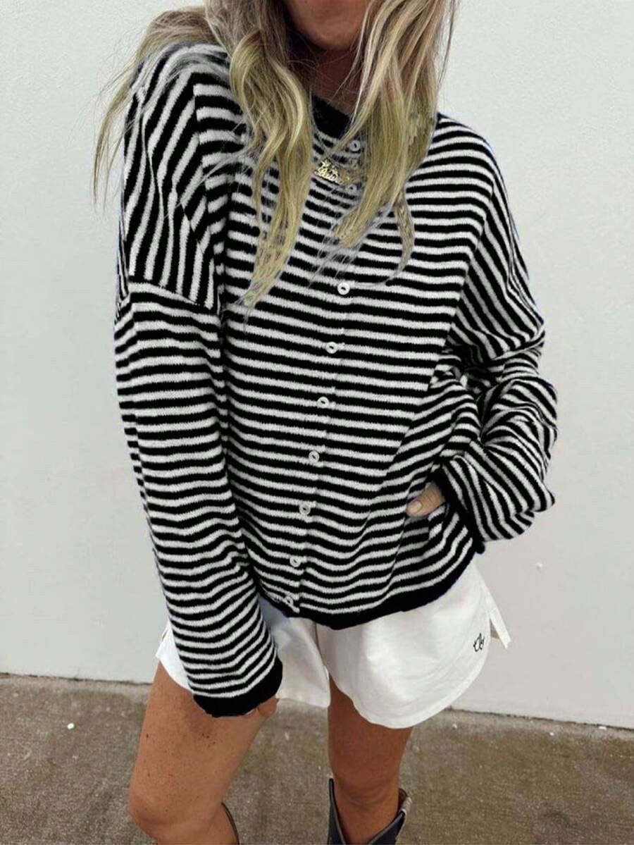 Damen Gestreifter Oversize Strickcardigan mit Knopfleiste und maritimem Look Shop Nory