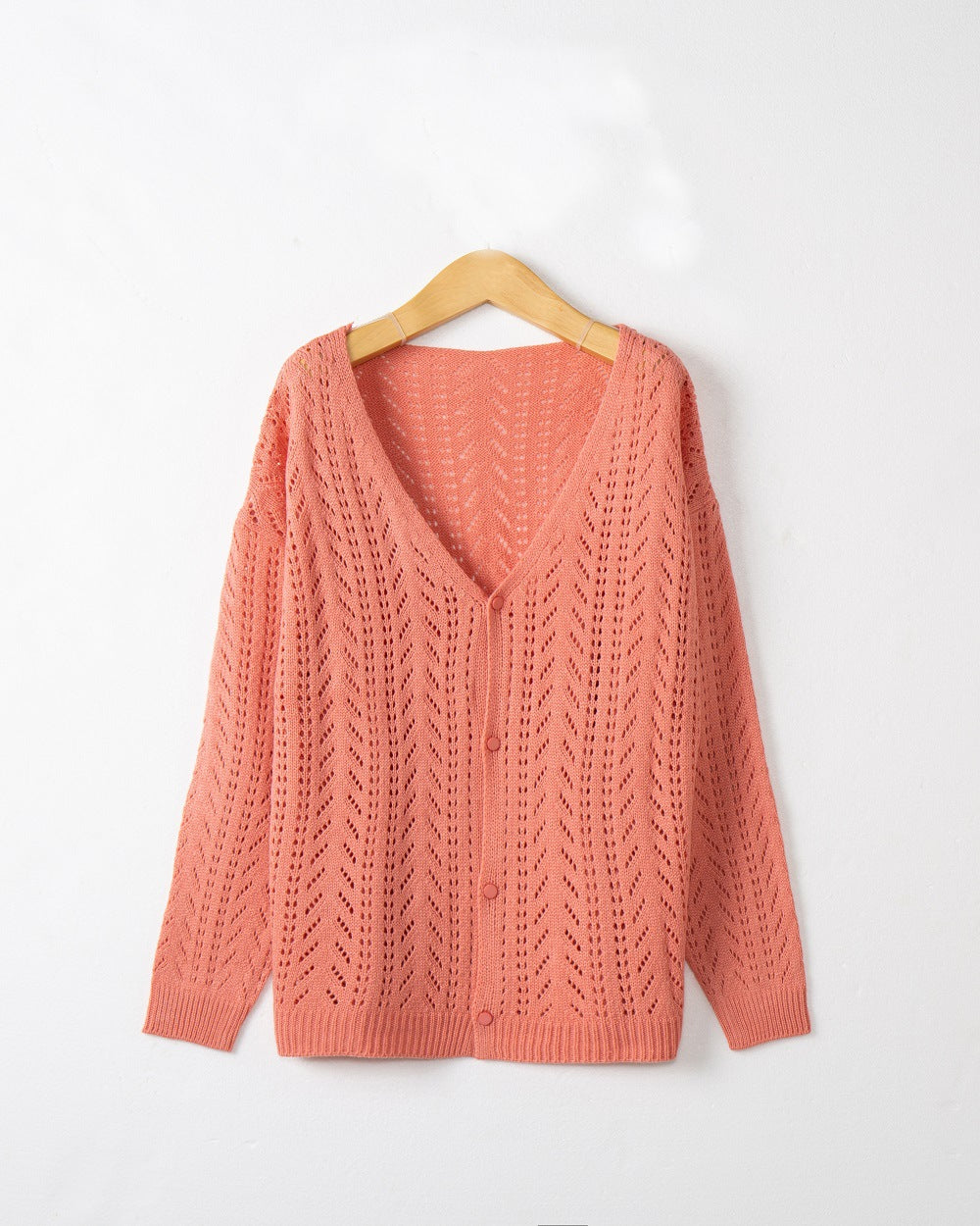 Damen Leichte Ajour-Strickjacke mit tiefem V-Ausschnitt und Knopfleiste Shop Nory
