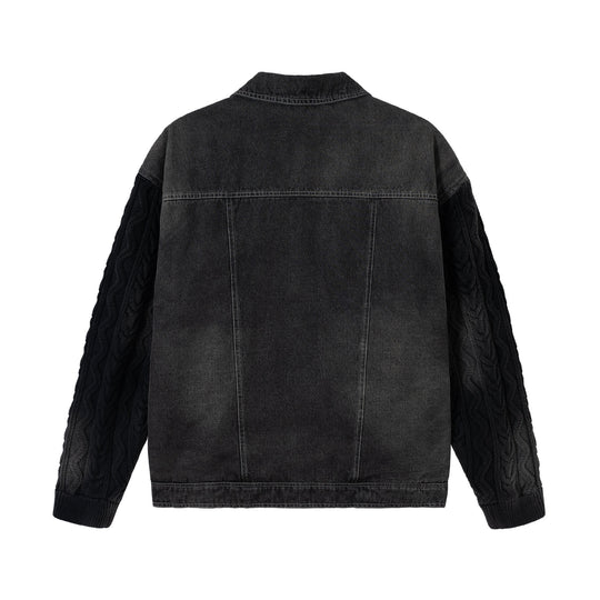 Herren Jeansjacke mit aufgesetzten Lederbrusttaschen und Zopfmusterstrickärmeln Shop Nory
