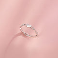 Damen filigraner Ring mit Herzmotiv und offenem Design Shop Nory