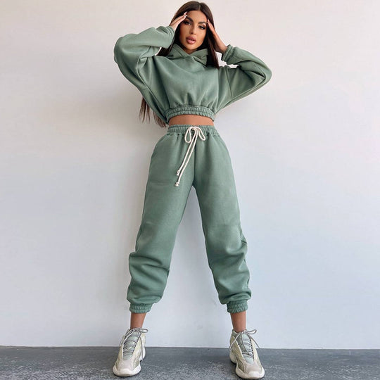 Damen cropped Stehkragen-Sweatset mit elastischem Taillenbund und hochtaillierter Tapered-Jogginghose Shop Nory