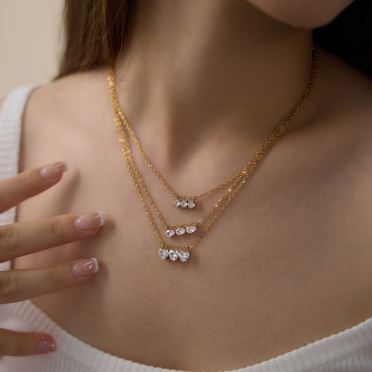 Damen Halskette mit funkelnden Zirkonia und verstellbarem Edelstahlverschluss Shop Nory