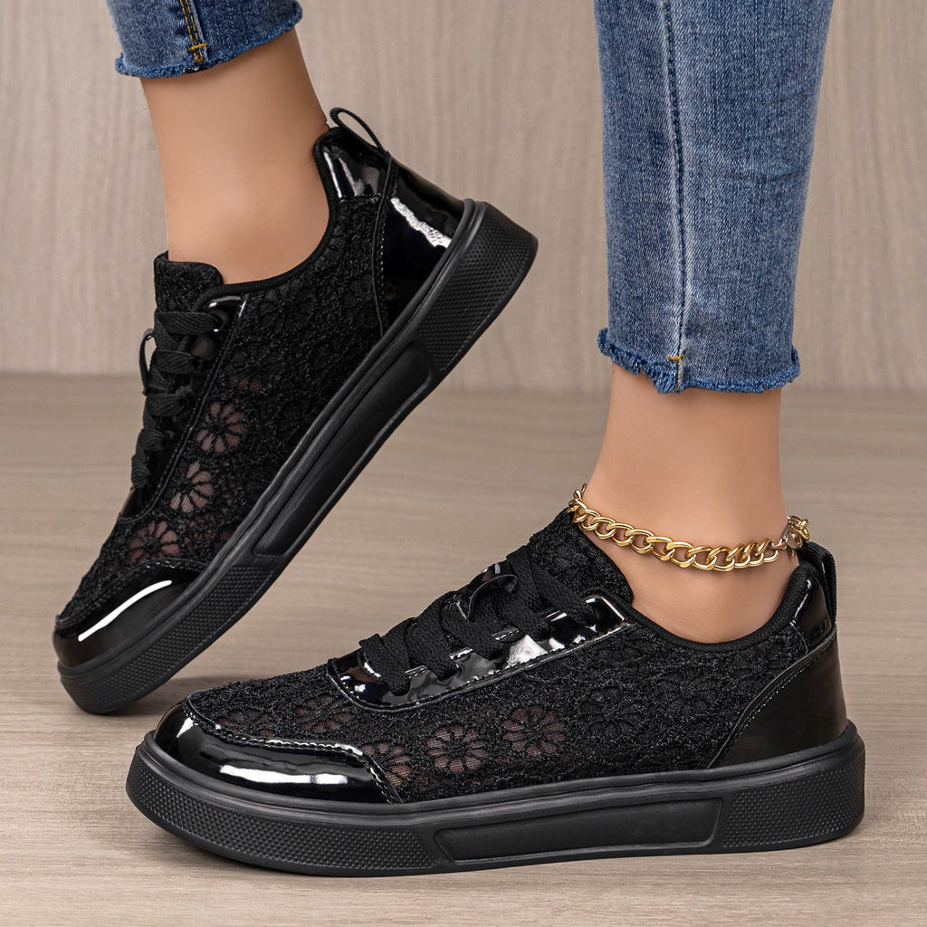 Damen Sneakers mit filigraner Spitzenoptik und dämpfender Sohle