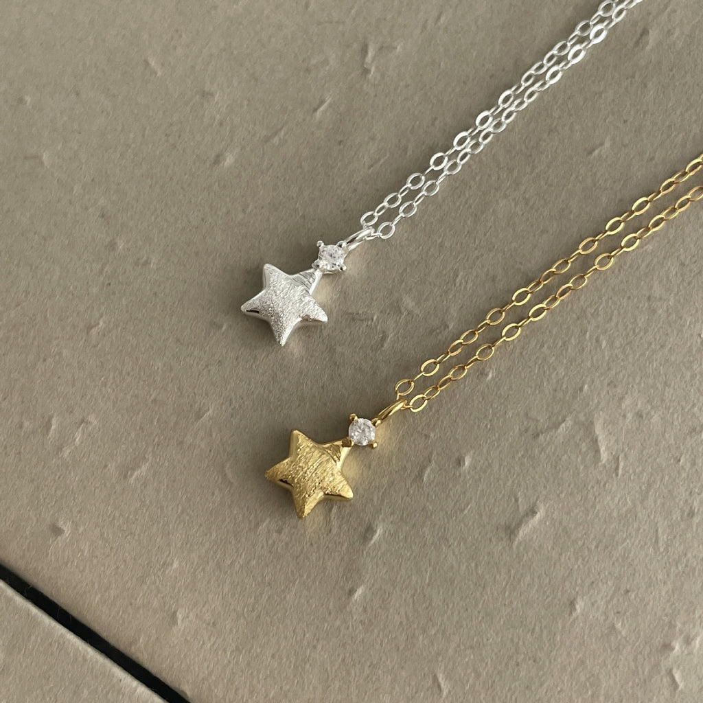 Damen Halskette mit funkelndem Sternanhänger aus hochwertigem Edelstahl Shop Nory