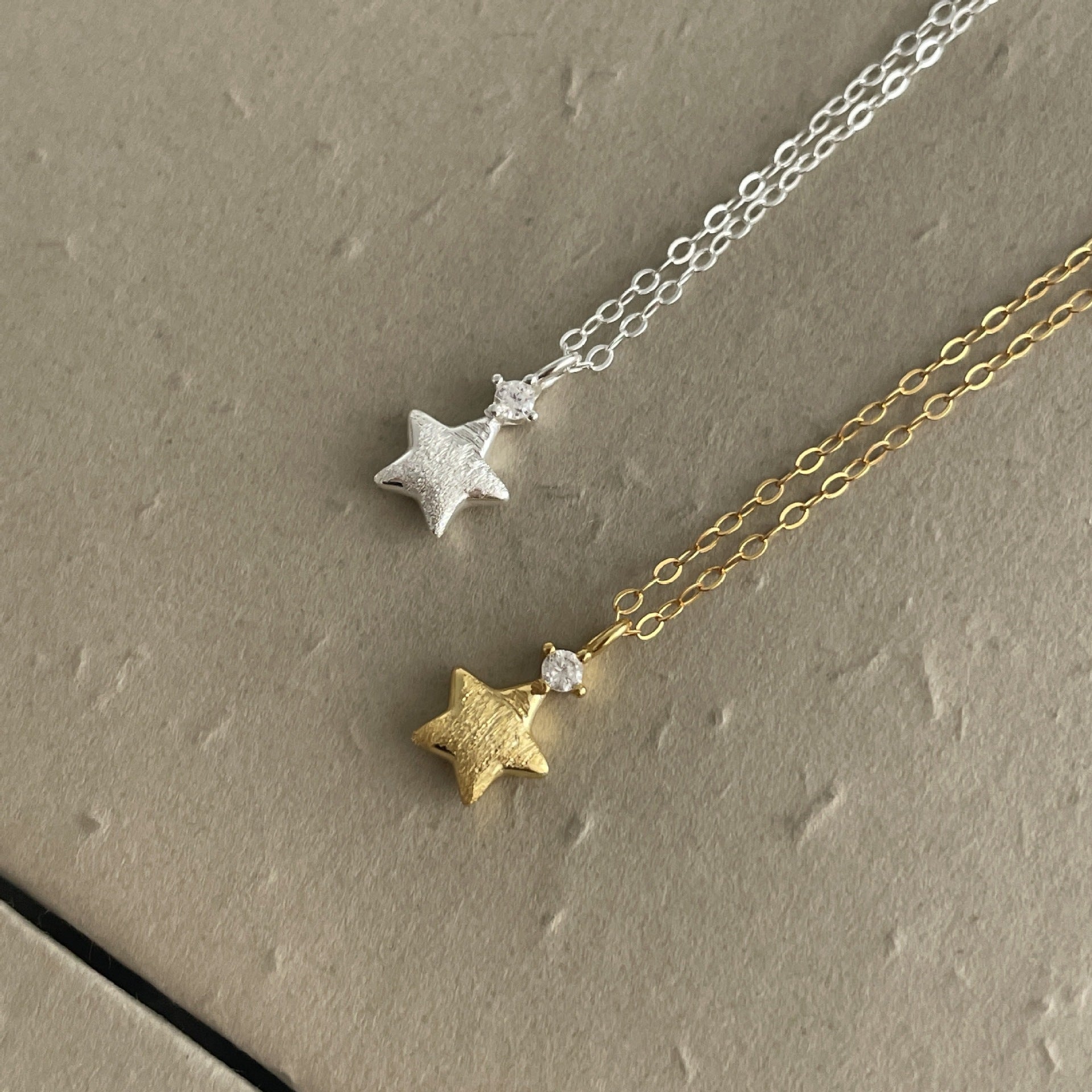 Damen Halskette mit funkelndem Sternanhänger aus hochwertigem Edelstahl Shop Nory