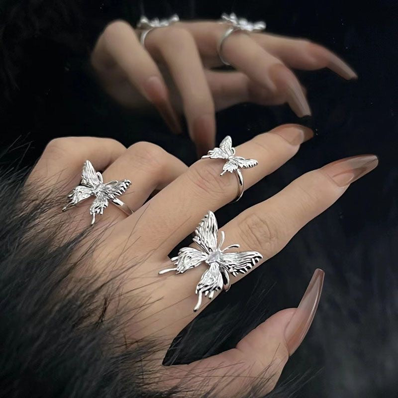 Damen Ring mit kunstvollem Schmetterlingsdesign und funkelnden Kristallakzenten Shop Nory