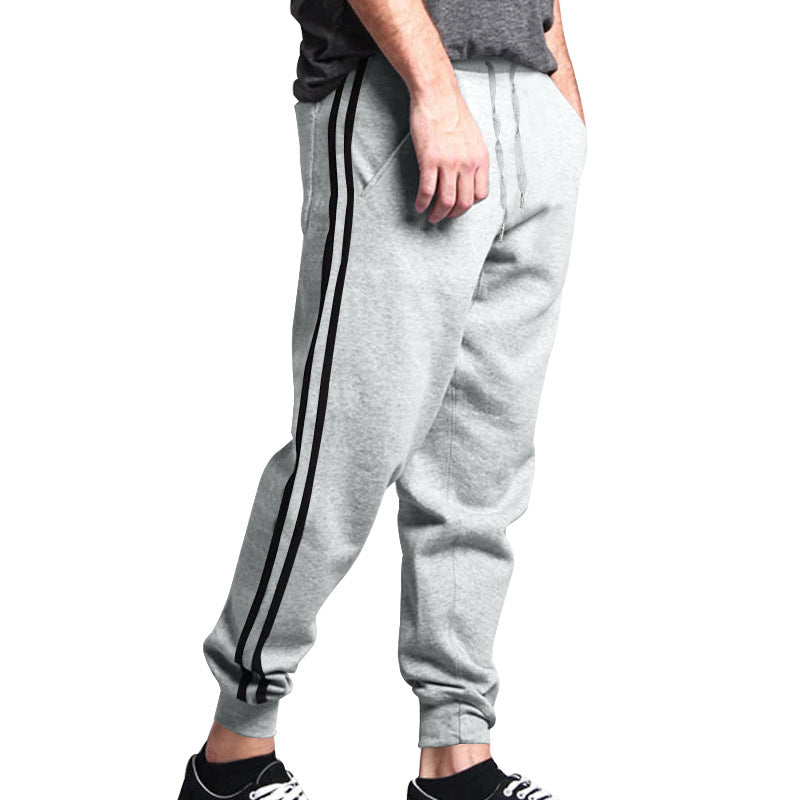 Herren sportliche Jogginghose mit seitlichen Kontraststreifen und elastischem Bund Shopnory