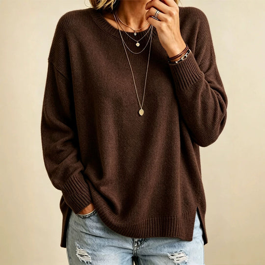 Damen Locker geschnittener Rundhals-Feinstrickpullover mit Seitenschlitzen und gerippten Bündchen Shop Nory