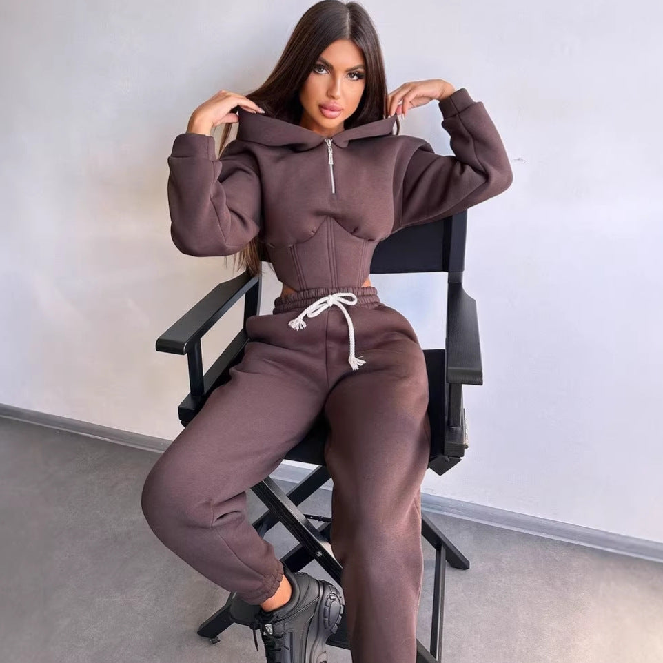 Damen Crop-Kapuzenjacke mit Korsagennaht und High-Waist Jogginghose Shop Nory