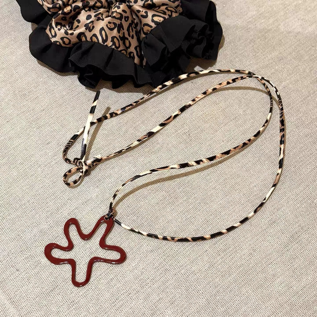 Damen stylische Kette mit einzigartigem kreativen Anhänger Shop Nory