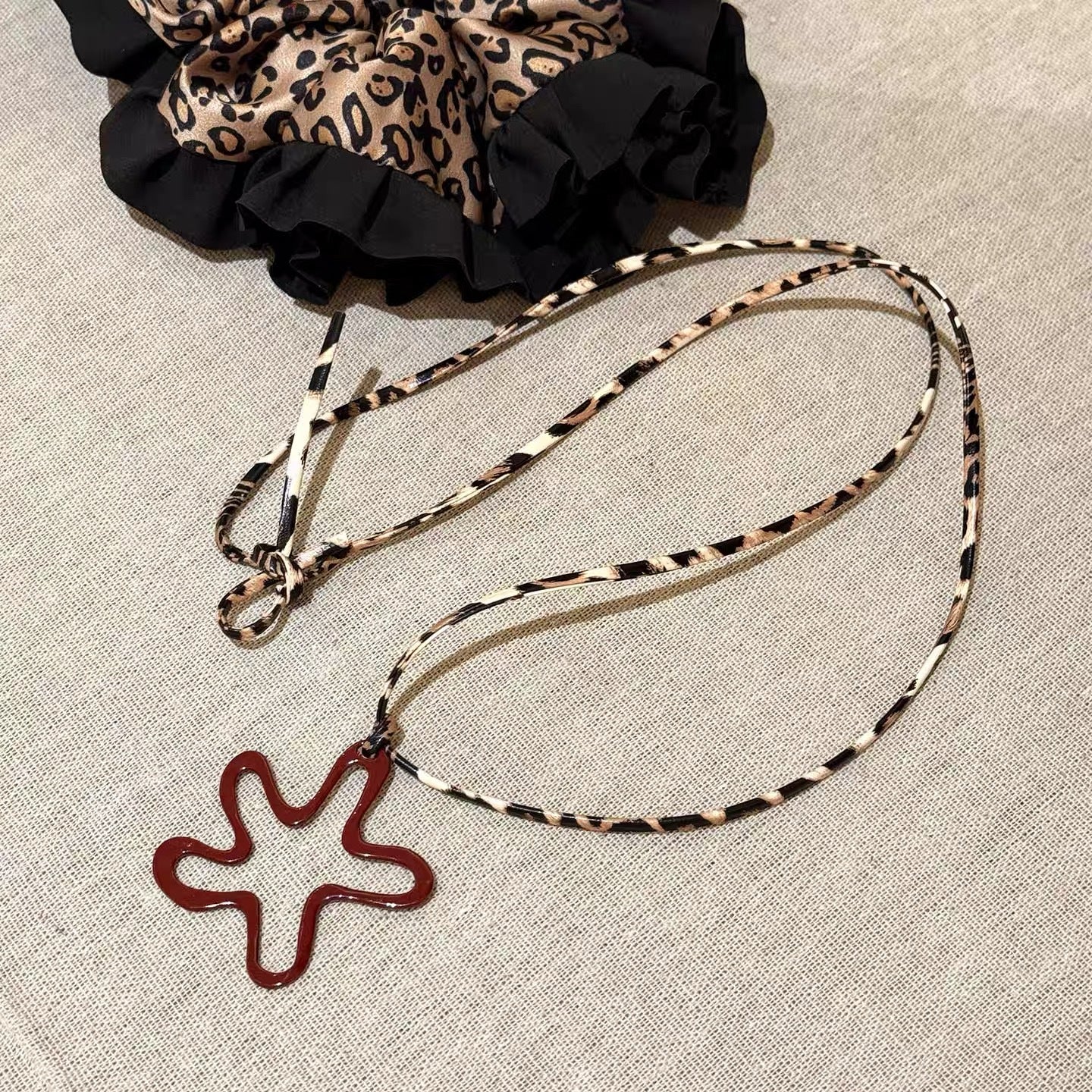 Damen stylische Kette mit einzigartigem kreativen Anhänger Shop Nory