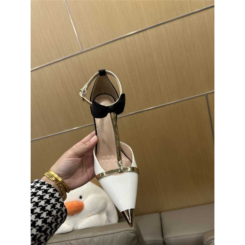 Damen Elegante spitz zulaufende Pumps mit feinem Schmuck-Ketten‑T‑Riemen Shop Nory