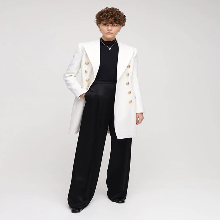 Damen Schmalgeschnittener Zweireihiger Wollmix-Longcoat mit markanter Schulter und goldenen Zierrundknöpfen Shop Nory