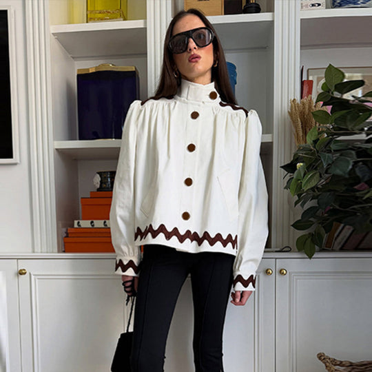 Damen Kurzjacke mit Stehkragen, Zierwellenkante und dekorativer Knopfleiste Shop Nory