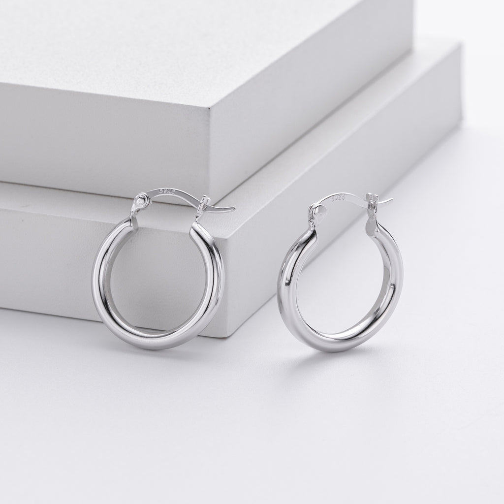 Damen Creolenohrringe mit elegantem und zeitlosem Design aus hochwertigem 925 Sterling Silber Shop Nory