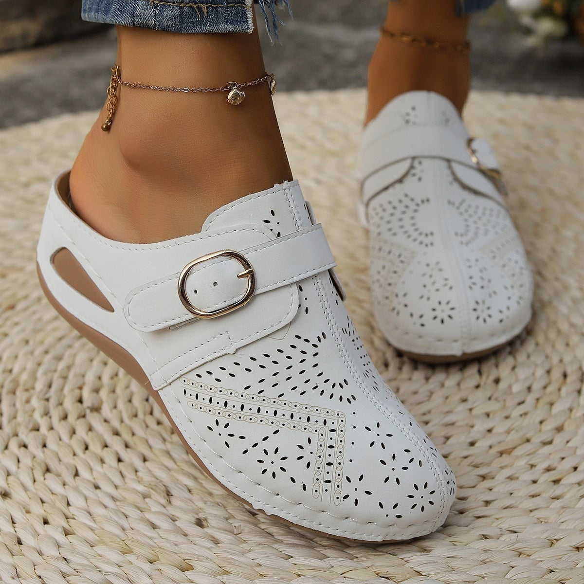 Damen Bequeme Clogs mit perforiertem Leder Shopnory