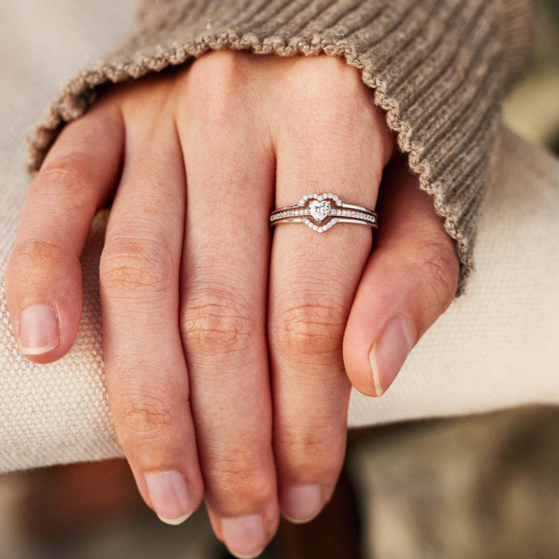 Damen Verlobungsring mit stilvollem Herzdesign und funkelnden Zirkonia-Steinen Shop Nory