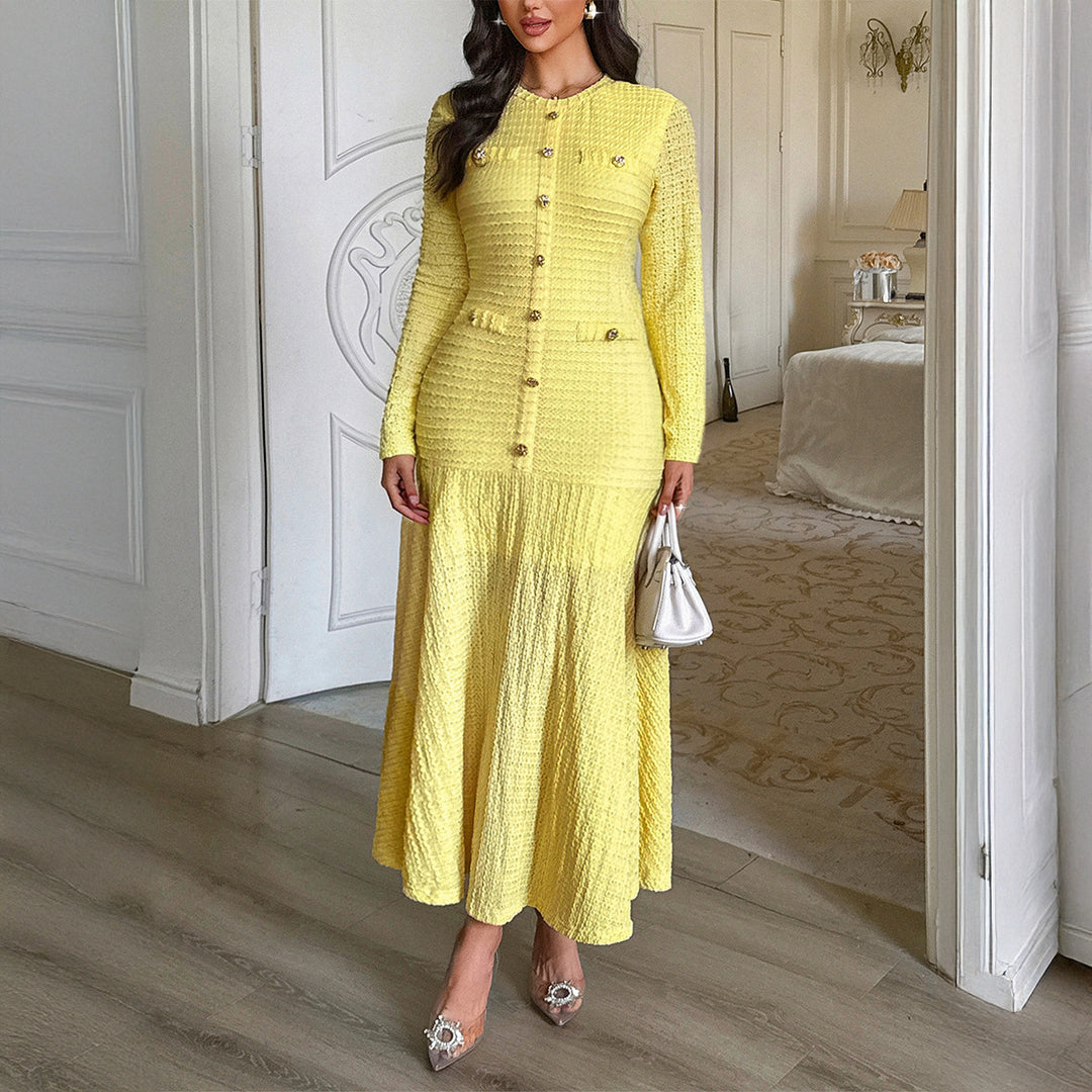 Damen nan tailliertes Maxi-Strickkleid mit durchgehender Knopfleiste und dekorativen Zierknöpfen Shop Nory