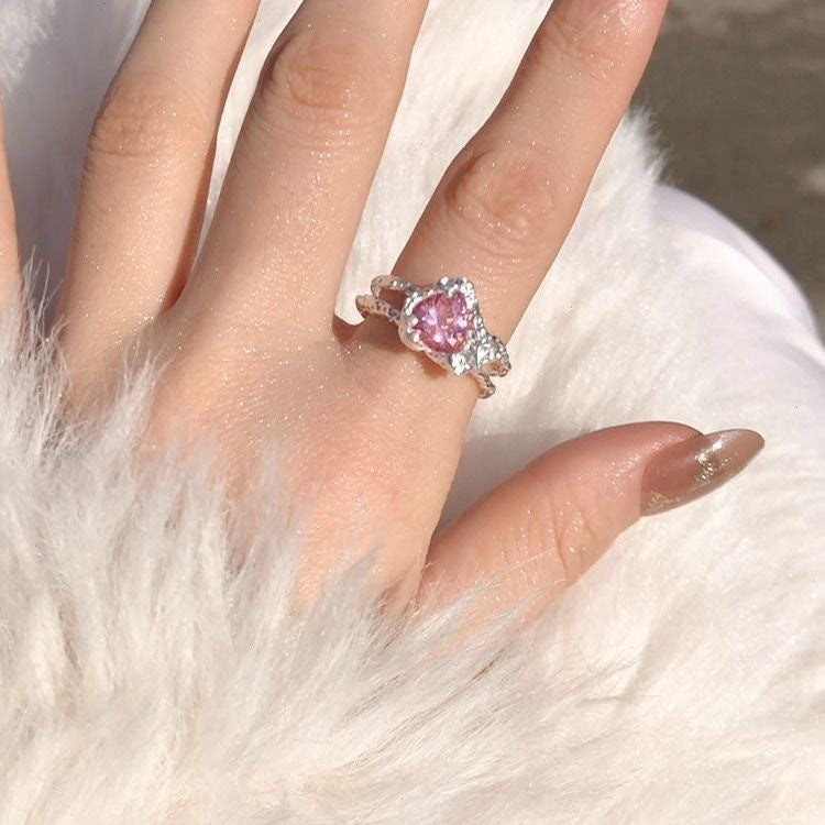 Damen Ring mit kunstvoller Detailarbeit und funkelndem Kristall Shop Nory