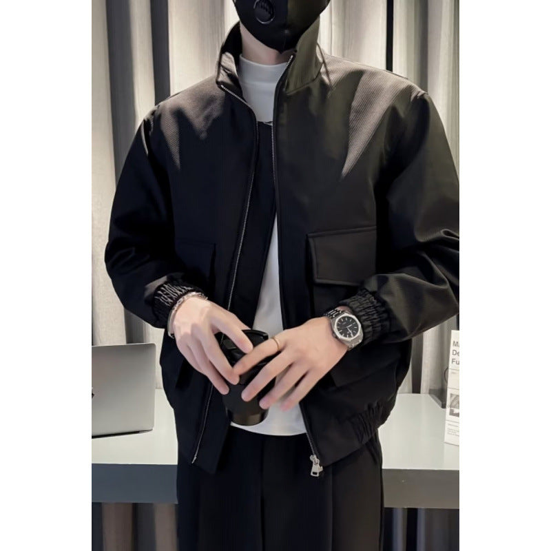 Herren Leichte Tech-Bomberjacke mit Stehkragen, großer Klappbrusttasche und elastischem Saum Shop Nory