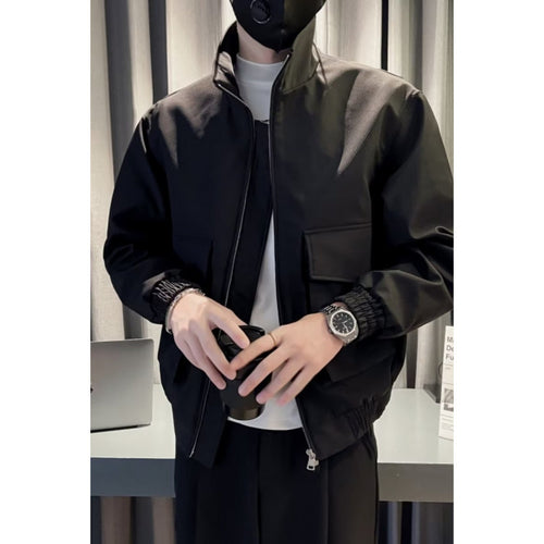 Herren Leichte Tech-Bomberjacke mit Stehkragen, großer Klappbrusttasche und elastischem Saum Shop Nory