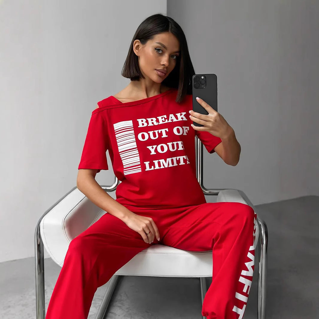 Damen lässiges Lounge-Set mit Cut-Out Schulter und Statement-Print Shop Nory