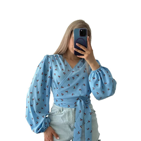 Damen Wickelbluse mit Kirschen-Print, weitem Puffärmel & Bindegürtel Shop Nory