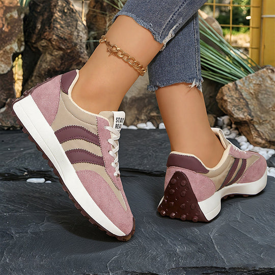Damen nan retro-inspirierter Sneaker mit Wildleder-Overlays, Nylonoberteil und profilierter Waffelsohle Shop Nory