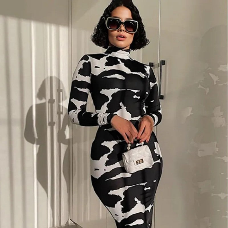 Damen Figurbetontes Stretch-Midikleid mit Rollkragen und abstraktem Animalprint Shop Nory