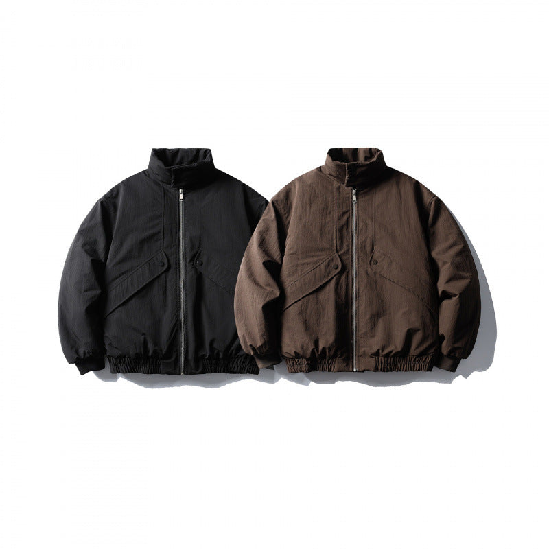 Unisex Kurzboxy-Isolationsjacke mit diagonalem Pattentaschen-Detail und Gummizugsaum Shop Nory