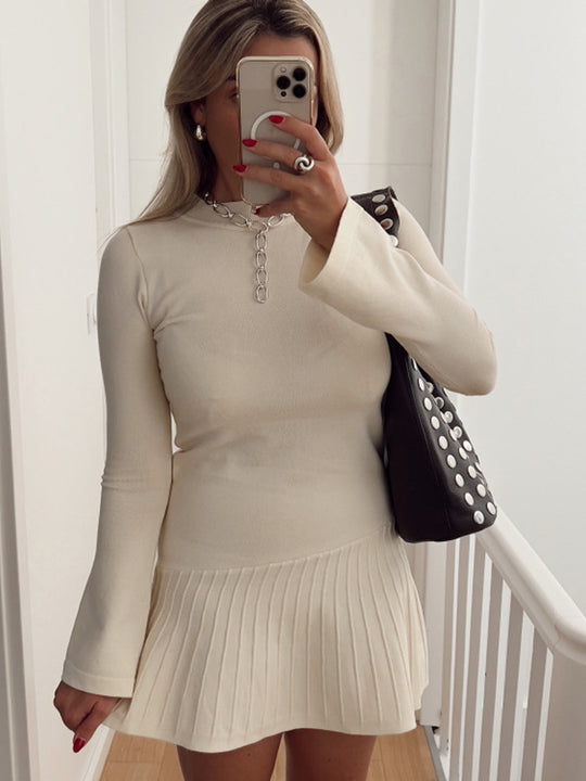 Damen Tailliertes Feinstrick-Minikleid mit Plissée-Rock und ausgestellten Ärmeln Shop Nory