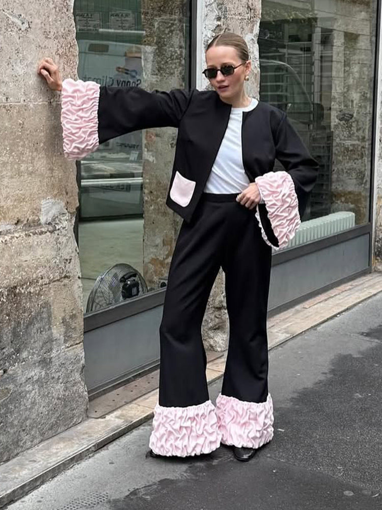 Damen Kurzblazer mit kontrastierenden Rüschensäumen, rundem Ausschnitt und verdeckter Knopfleiste Shop Nory