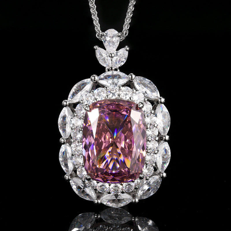 Kissen-Schliff Zentrastein Halo Anhänger Necklace mit Marquise- und Rundschliff CZ Akzenten in rhodiniertem Sterlingsilber