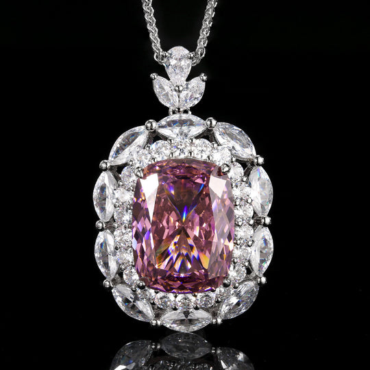 Kissen-Schliff Zentrastein Halo Anhänger Necklace mit Marquise- und Rundschliff CZ Akzenten in rhodiniertem Sterlingsilber
