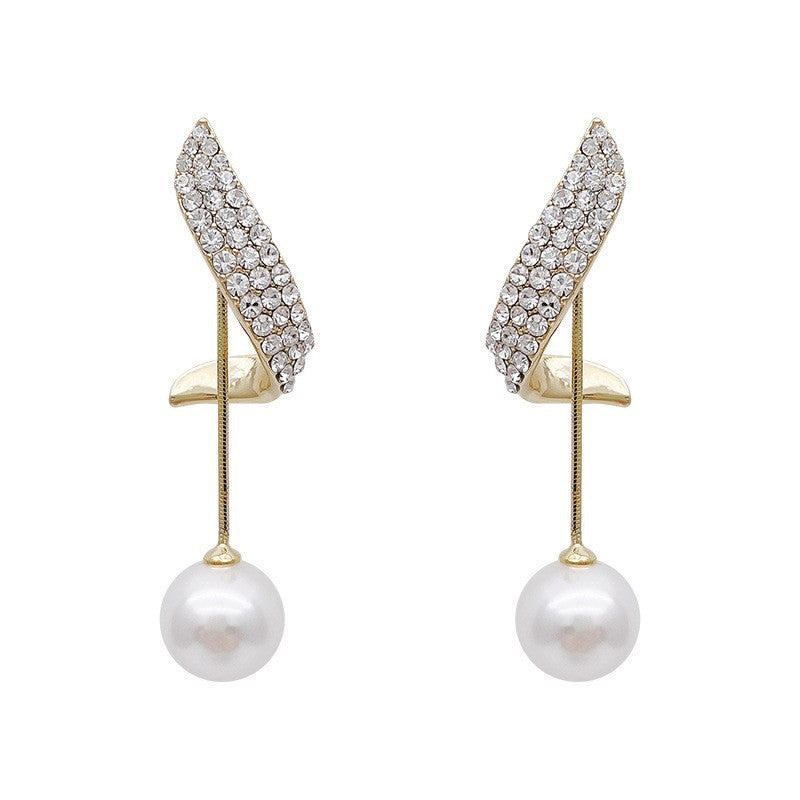 Damen Ohrringe mit funkelnden Zirkonia und elegantem Perlenakzent Shop Nory