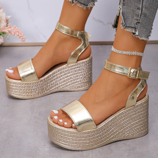 Damen Hochhackige Plateau-Sandalen mit verstellbarem Riemen und glanzvollem Finish