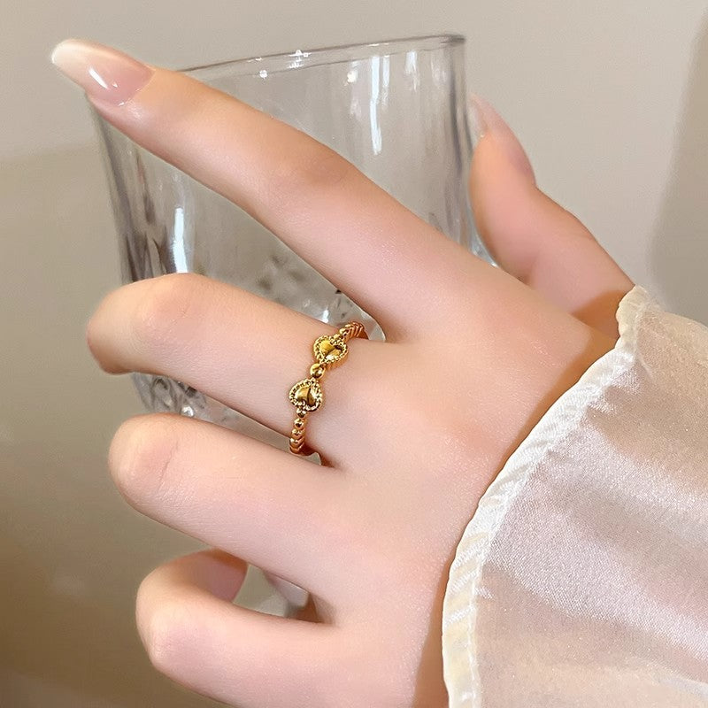 Damen filigraner Ring mit herzförmigem Design und kreativen Akzenten Shop Nory