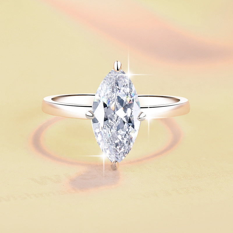 Damen Verlobungsring mit elegantem Marquise-Stein und feiner Silberfassung Shop Nory