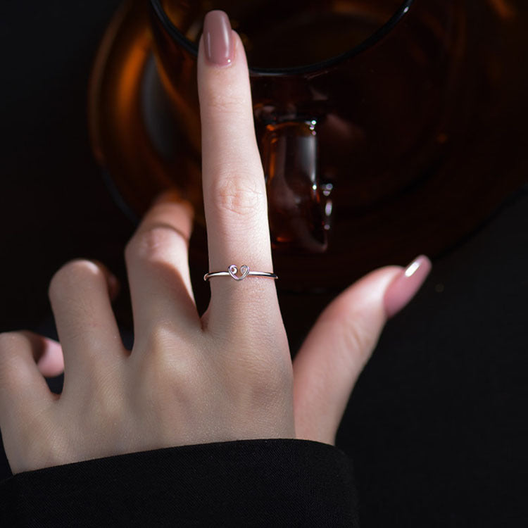 Damen Zierlicher Ring mit modernem Herzdesign Shop Nory