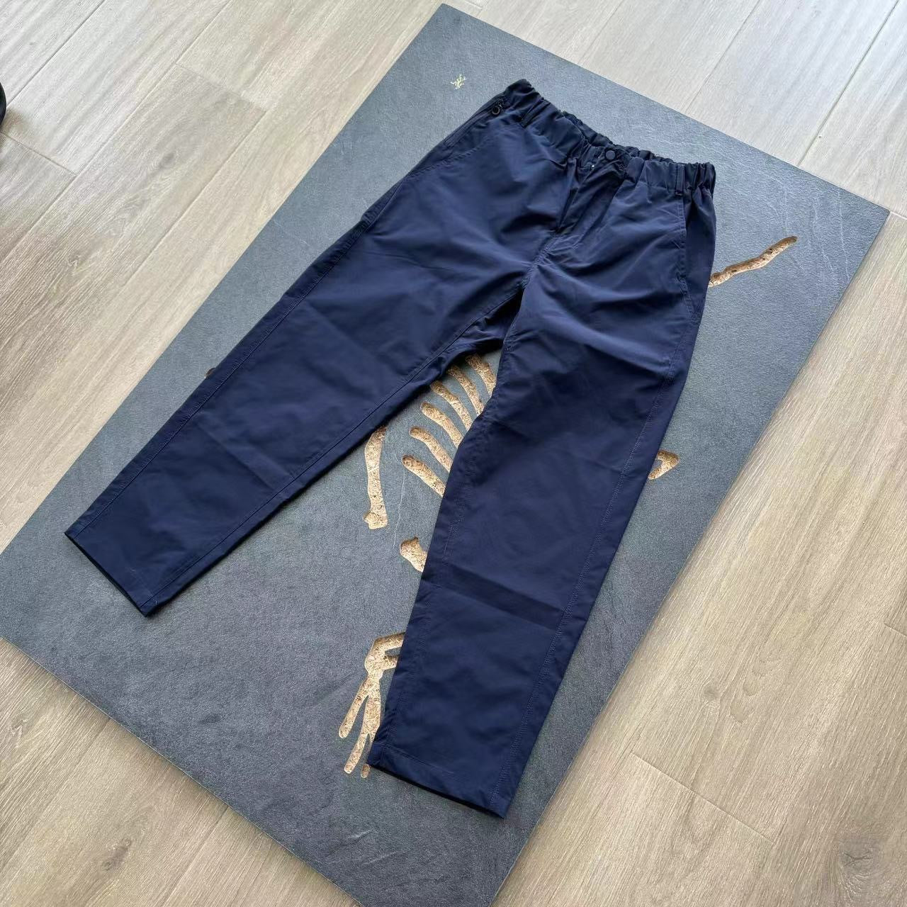 Herren Funktionshose mit elastischem Bund und vielseitigen Taschen