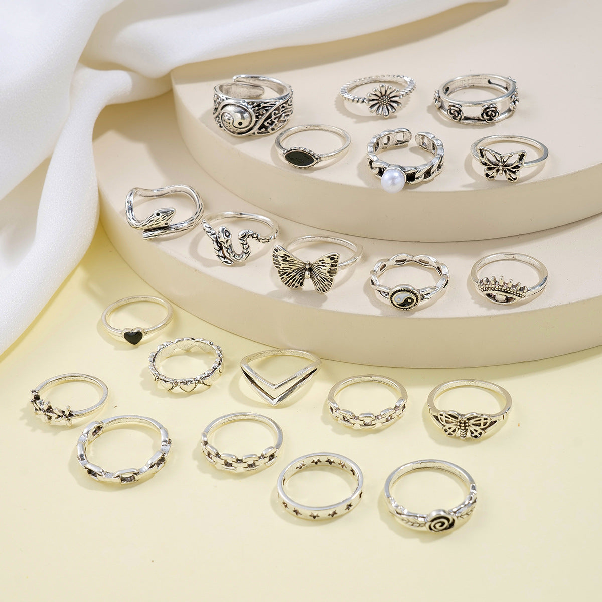 Damen Ring-Set mit verspielten Designs und filigranen Details Shop Nory